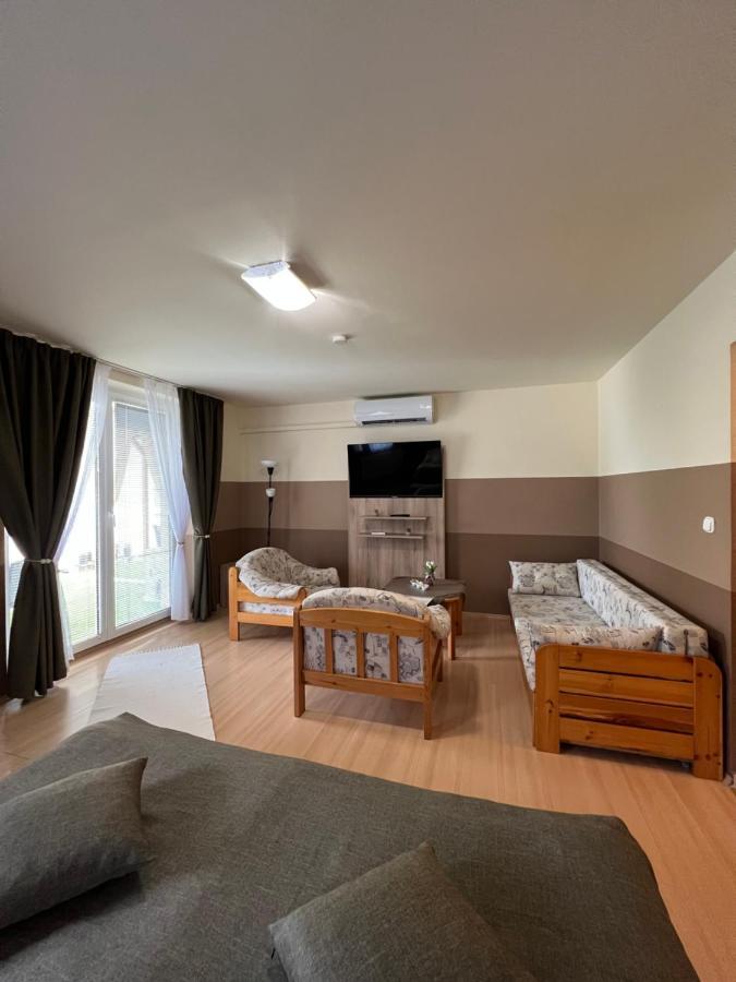Holler Vendeghaz Ii. Apartment Bük Екстериор снимка