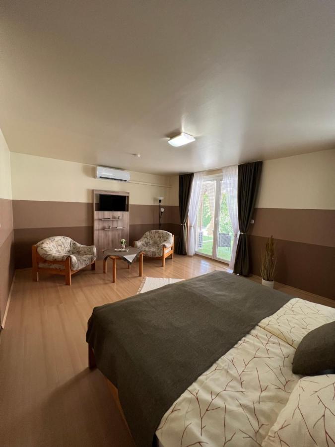 Holler Vendeghaz Ii. Apartment Bük Екстериор снимка